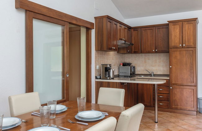 Pool House In Greenery - Foto 10