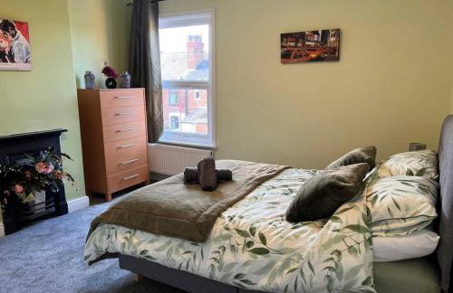 Spacious 2-Bedroom House In Stockton Heath With Free WiFi By Amazing Spaces Relocations Ltd - Foto 16