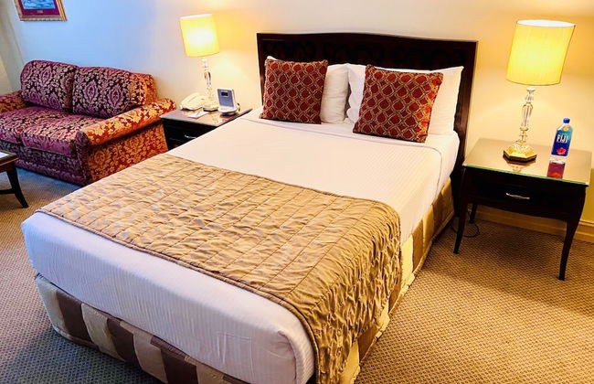 Royal Albert Hotel - Photo 26