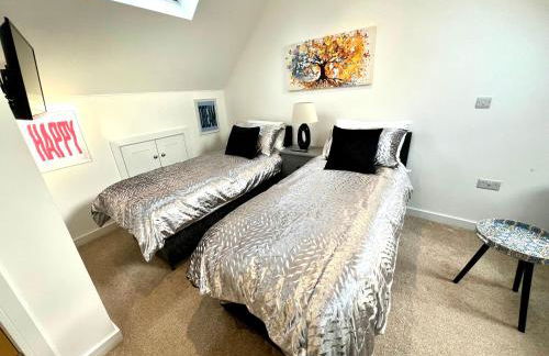 Glastonbury Sacred Vault, 1 Bedroom, Split-Level - Photo 8