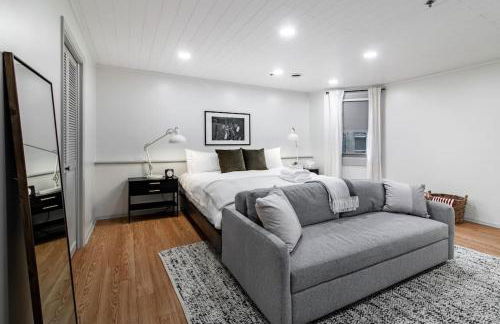 Riverfront Retreat - 2 Units - 3BR - Free Parking - Foto 19