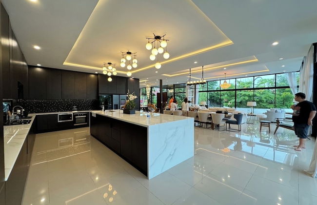 Huge Pool Villa with Private Lake - Foto 9