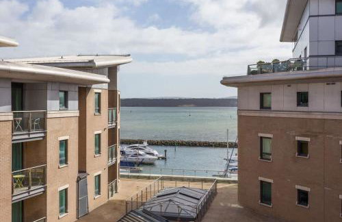 Reflections - Balcony Views of Poole Harbour - Photo 22