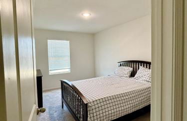 Cozy Modern Retreat, Comfortable and Spacious - Foto 9