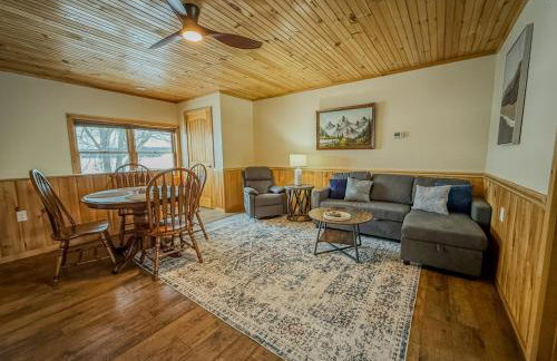 Luxury Waterfront Retreat on Black Lake - Foto 34