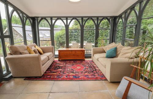 Cwmalis Hall - Photo 8