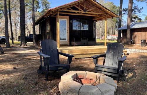 Beautiful Cabin by the Lake Nestled in Sabine National Forest for a Romantic Retreat in Hemphill, Texas - Foto 11