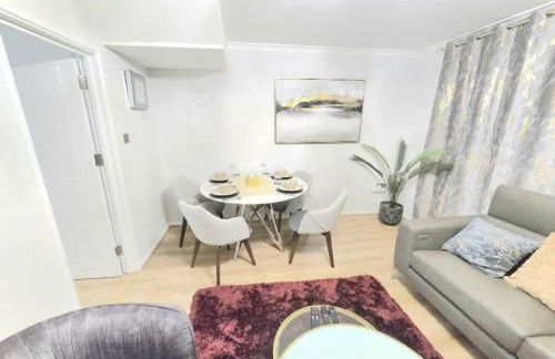 Spacious 3BR Home Hornchurch | Parking | Sleeps 5 - Foto 9