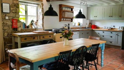 Little Underhill - Photo 4