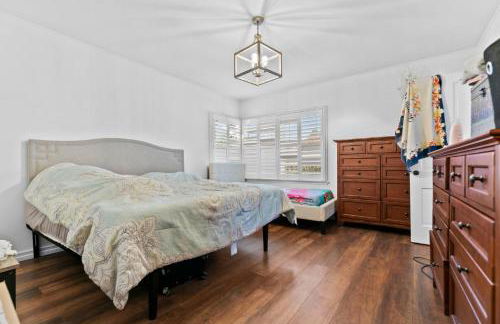 Luxury Pool Oasis- Near Stadium, Tennis and Golf - Photo 27