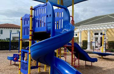 Large family friendly Vacation Home, Private Pool, Golf course location, Nr Orlando Disney Parks Florida - Photo 27