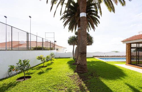 One & Only Sports and Relax Villa by Eden Rentals - Photo 44