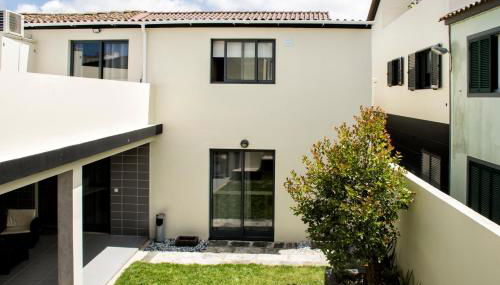 StoneHouse - Photo 3, Garden