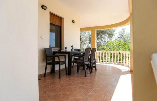 Village House - Photo 19