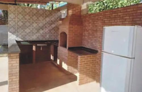 Casinha branca com piscina - Foto 1