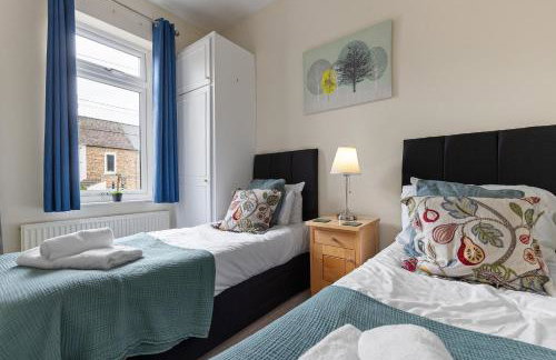 The Victoria - Quaint Victorian Home With Free Parking - Foto 32