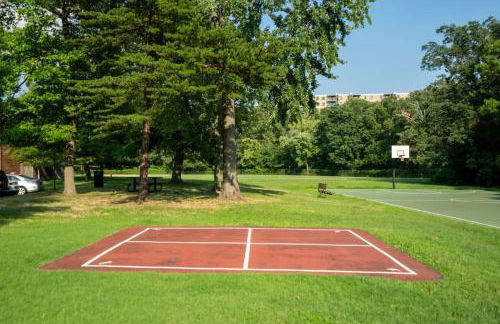 Parkside Alexandria Townhome - 3br free parking - Foto 40