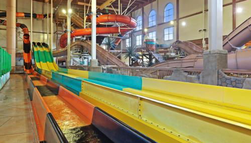 Family Getaway - Outdoor Activity Oasis - Mins to Downtown and Water Parks - Jacuzzi - Game Rm - Foto 4