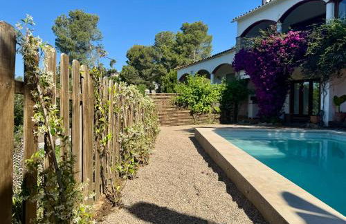 PRAGA 2 - Encantadora casa con piscina y vistas al bosque! - Foto 39