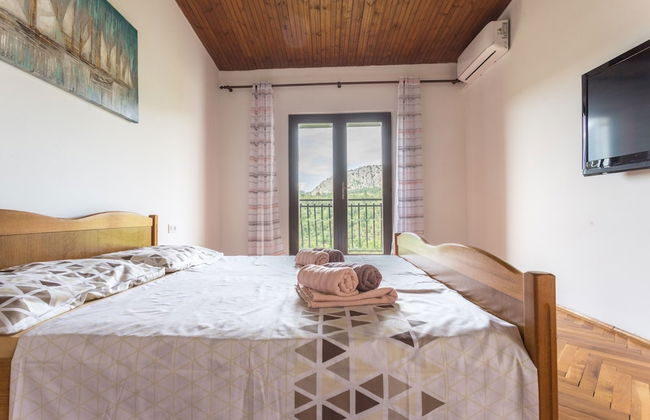 Large 150 m2 apt With Pool and 500 m2 Garden - Foto 2