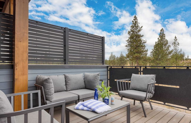 Sleeps 40! 8 Modern Units/20 Bdrs w/ Deck+hot Tub, 10mins to Downtown & Old Bend - Photo 39