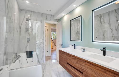 Amazing 5 bed house w pool, jacuzzi and your own boat - Foto 30