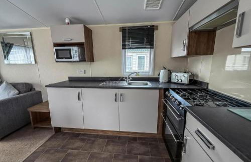 Caravan With Large Decking At Coopers Beach Holiday Park Ref 49012Sv - Foto 14