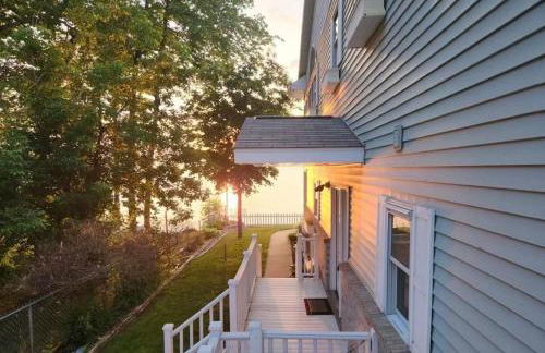 6BR Houghton Lake House with Indoor Pool, Hot Tub and Golf Simulator - Photo 66