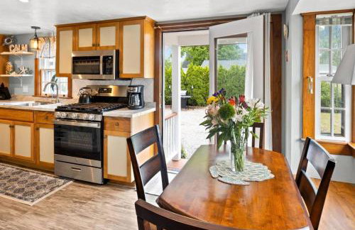 A Wave from it All: Swift's Beach Wareham - Foto 30