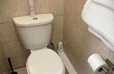 Modern Studio with Free Parking Near City Airport and ExCeL - Foto 7