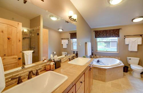 'Moose Lodge' Cabin w/ Entertainment Gazebo! - Foto 18