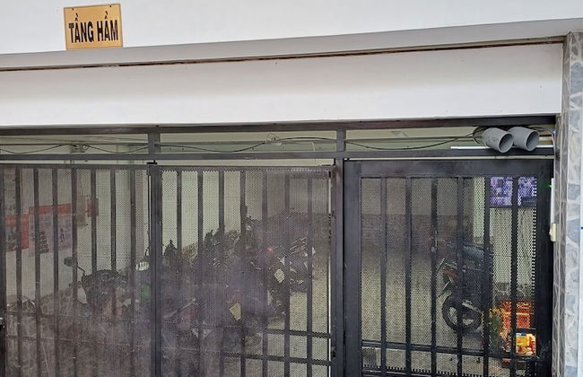 SUNNY HOME - Photo 2