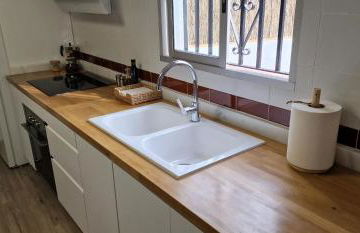 Cueva de la Higuera - Photo 15