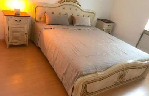 "Casa20200" 2 x Apartments je 150qm für Business, Familien, Gruppen, Handwerker 15min von BERLIN, Erdbeerhof, Outlet B5, 5min vom See Falkensee !! 2 Apartment each 150qm for BUSINESS , FAMILIES 15min from BERLIN!! - Foto 8