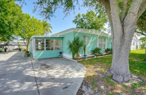 Boat and Fish Canal-Front Home on River - Foto 25