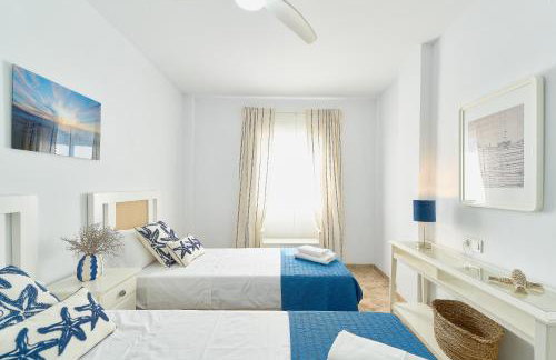 Penthouse - Private Rooftop Terrace, 2min to Beach - Foto 3