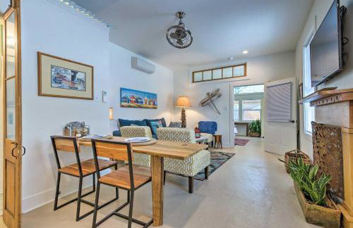 Walk to Beach from Chic Old Town Apartment with Yard - Foto 3