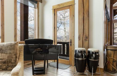 Private Hot Tub, Theater Room, Valet Parking and Ski & Boot Storage at Ritz Carlton - Foto 23