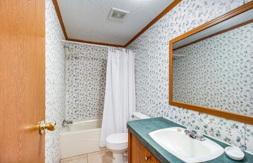 Valley View Lodge Rural Home in Bridgeport! - Foto 18