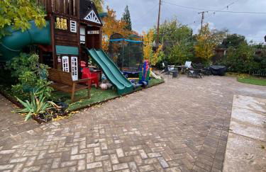 English Rose Garden Cottage near Roseville, CA - Foto 24