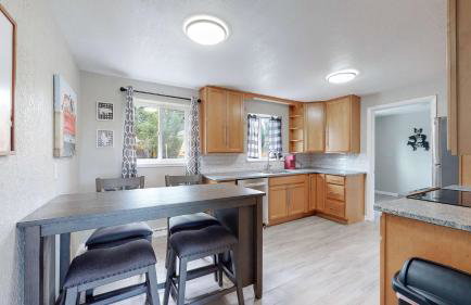 Arvada Private Family Home with Two King Beds - Foto 12