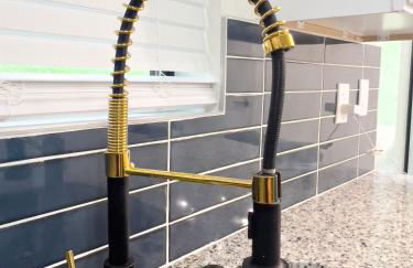 Cozy Contemporary Bungalow - Foto 2