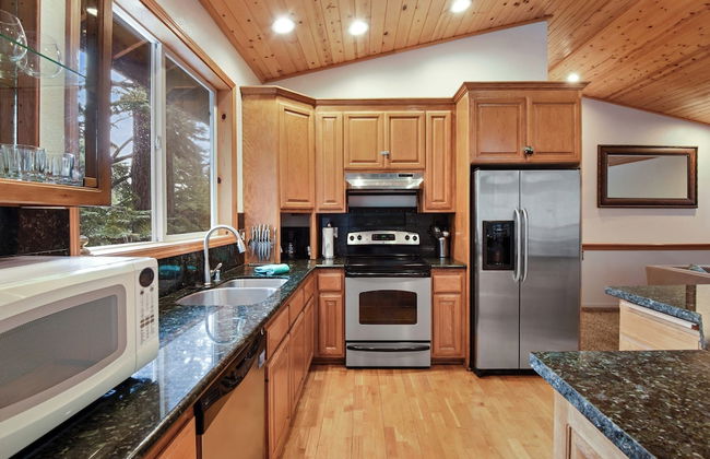 Truckee Pines Retreat Game Room & Forest Views - Foto 7