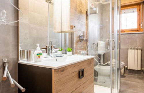 GuestHost - Luni Mare Modern Balcony Flat - Foto 12