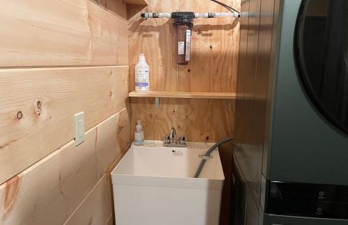 Creekside Getaway - King Bed - Full Kitchen - Foto 30