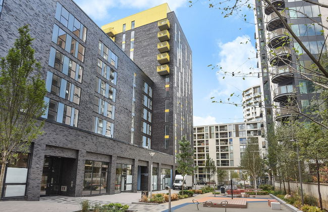 Millharbour Residences - Photo 21