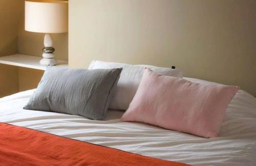 Superbe maison rénovée, 250m de l'océan, 12 pers, terrasse, jardin, proche plage Kerleven et golf - FR-1-481-164 - Foto 31