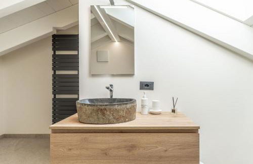 Luxury 2BR w/ River Castle View in Borgo Valsugana - Photo 46