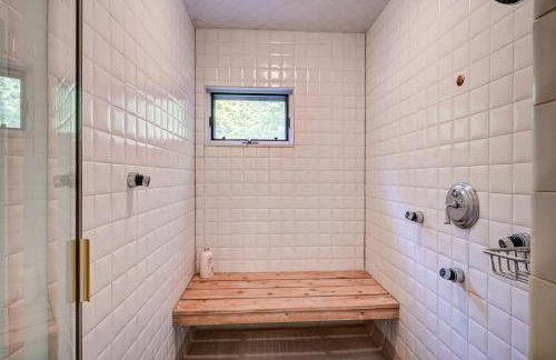 Steps to the Ellis River - Luxe, Hot Tub, Game Room - Foto 25