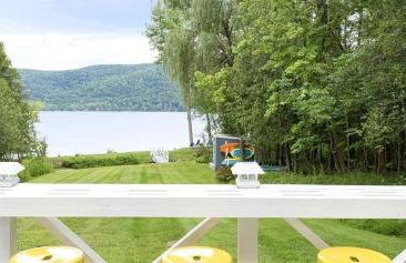 Tranquil Lakefront Cottage with Private Dock in Ticonderoga, New York - Foto 26